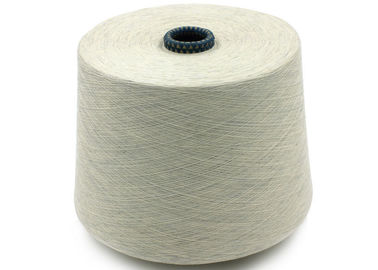 China El anillo blanco negro/óptico hizo girar el hilo de algodón puro del 100% 21s para hacer punto de los calcetines proveedor